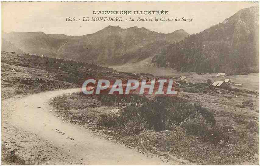 CPA Le Mont Dore La Route et la Chaine du Sancy 