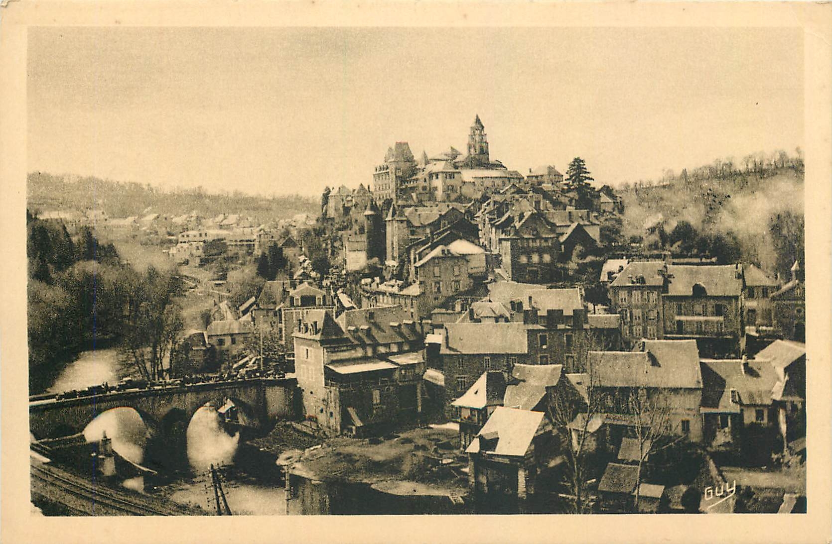 CPA Uzerche Correze Vue panoramique 