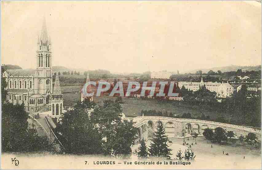 CPA Lourdes Vue Generale de la Basilique 