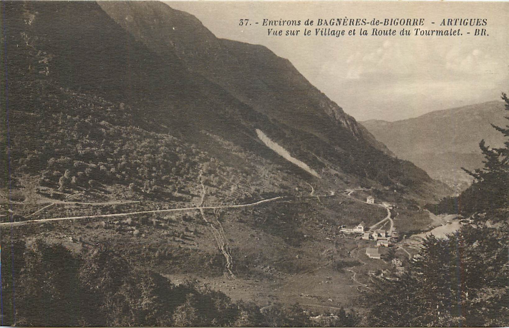 Umgebung von Bagnères-de-Bigorre - Artigues - Ansicht des Dorfes und der Tourmaletstraße - BR.