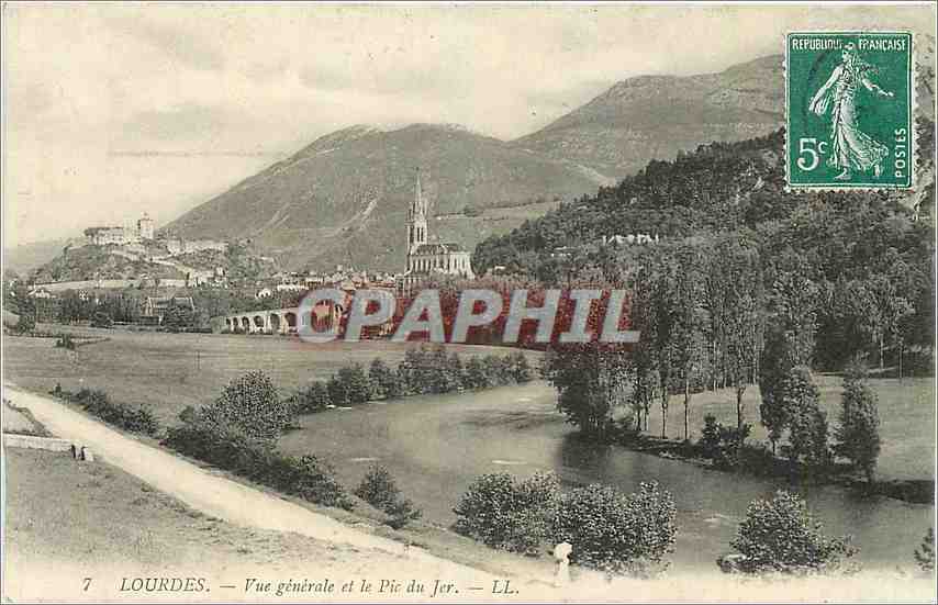 CPA Lourdes Vue generale et le Pic du Jer 