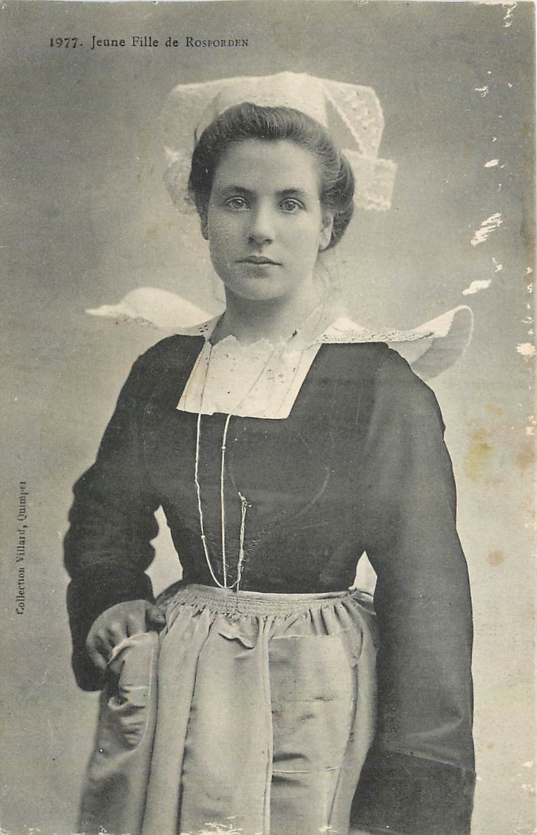 CPA Jeune Fille de Rosporden 
