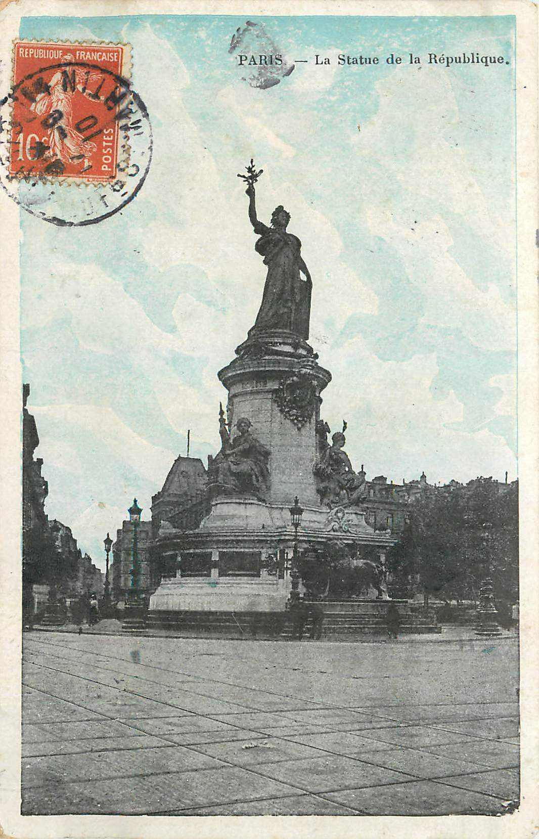 CPA Paris La Statue de la Republique 