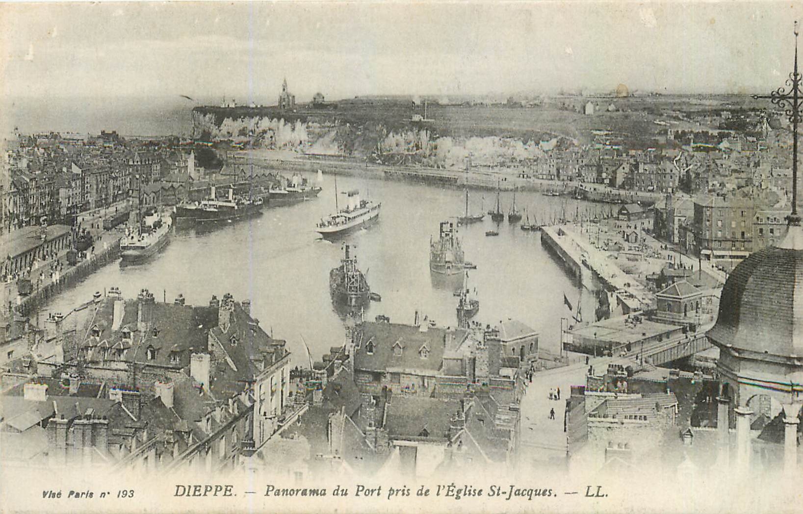 CPA Dieppe Panorama du Port pris de l'Eglise St Jacques 