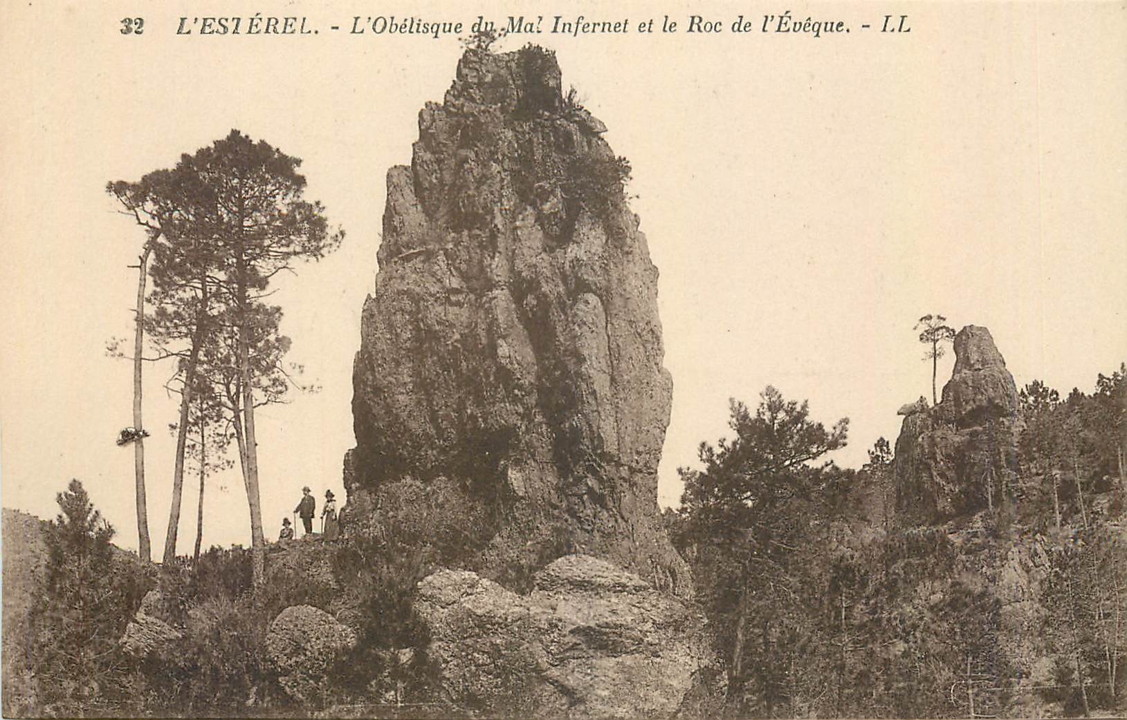 CPA L'Esterel L'Obelisque du Mal Infernet et le Roc de l'Eveque 