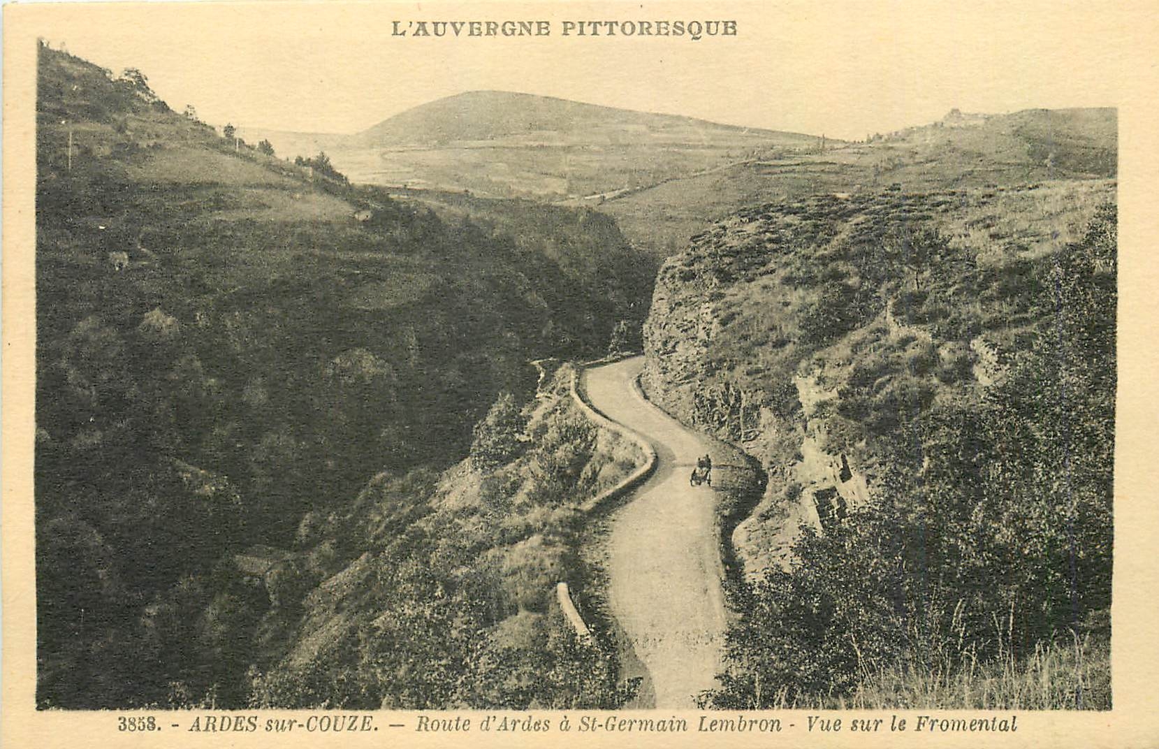 CPA Ardes sur Couze Route d'Ardes a St Germain Lembron Vue sur le Fromental 