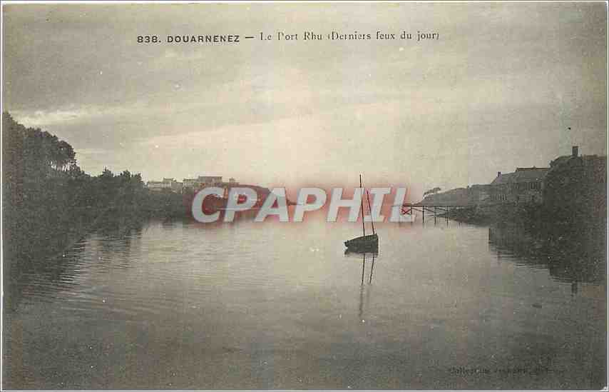 CPA Douarnenez Le Port Rhu Derniers feux du jour Bateau