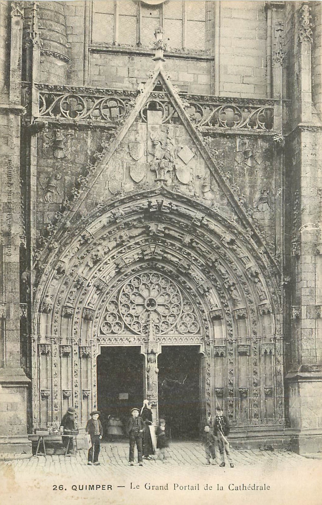 CPA Quimper Le Grand Portail de la Cathedrale 