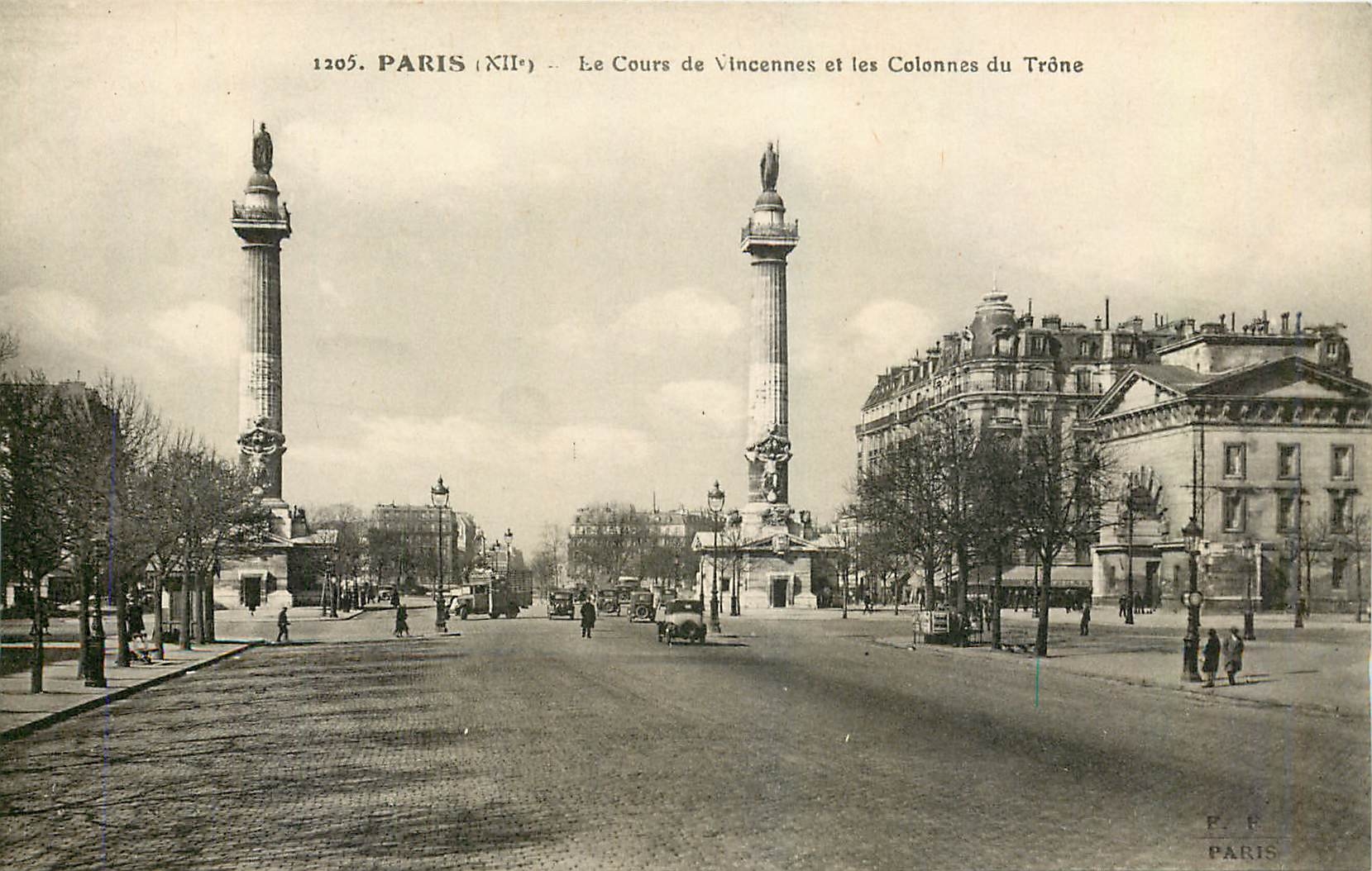 CPA Paris Le Cours de Vincennes et les Colonnes du Trone 