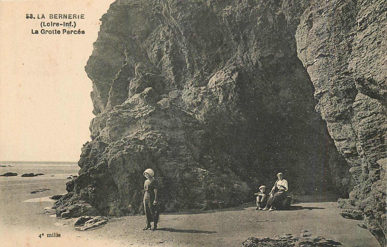 CPA La Bernerie Loire Inf La Grotte Percee 