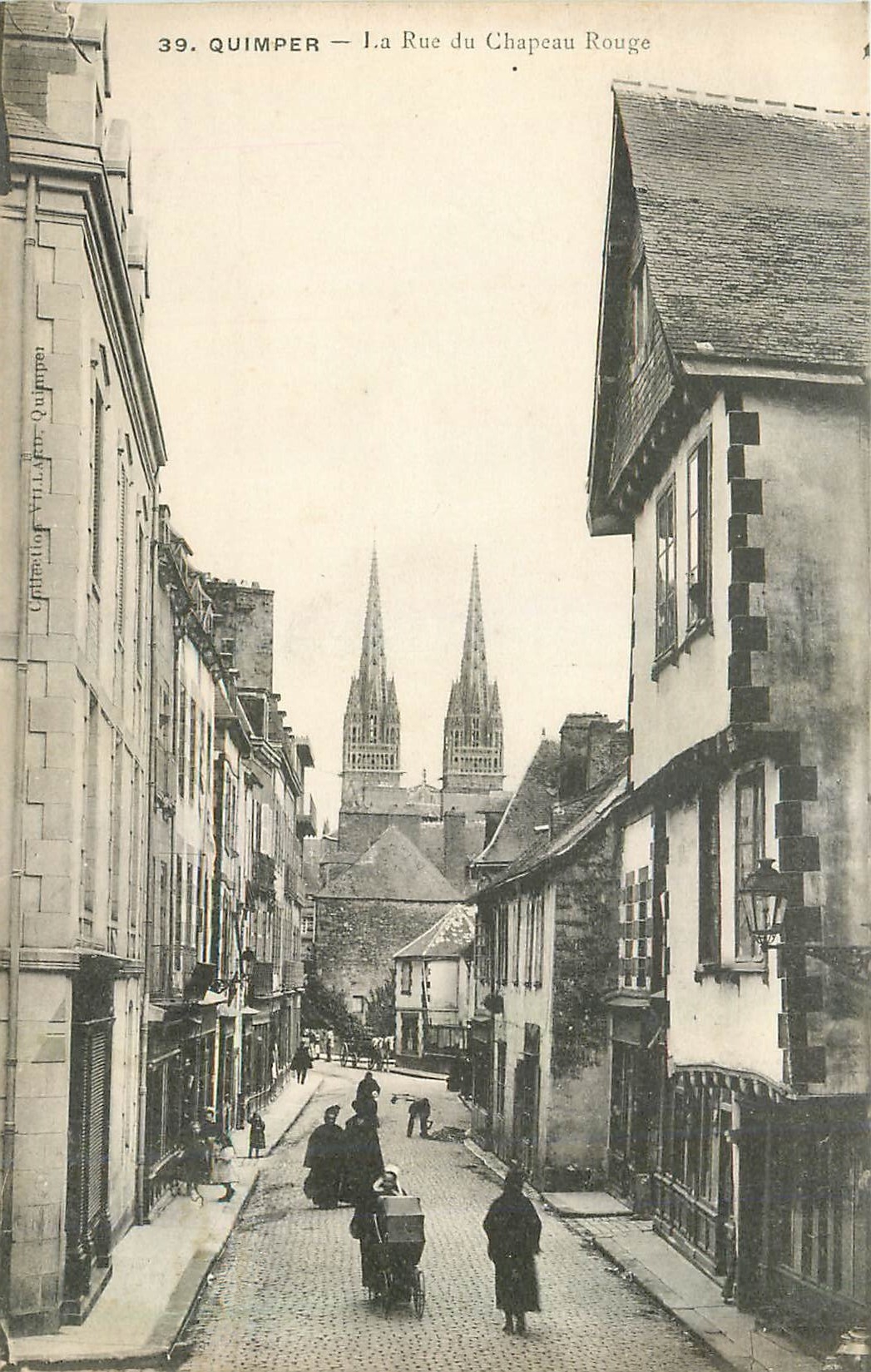 CPA Quimper La Rue du Chapeau Rouge 