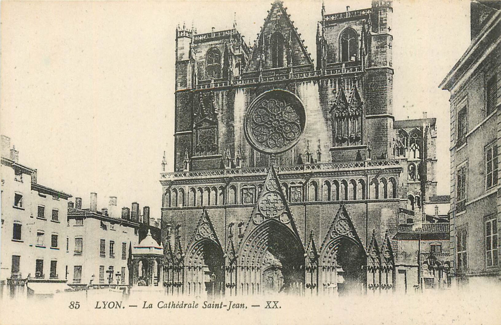 CPA Lyon La Cathedrale Saint Jean 
