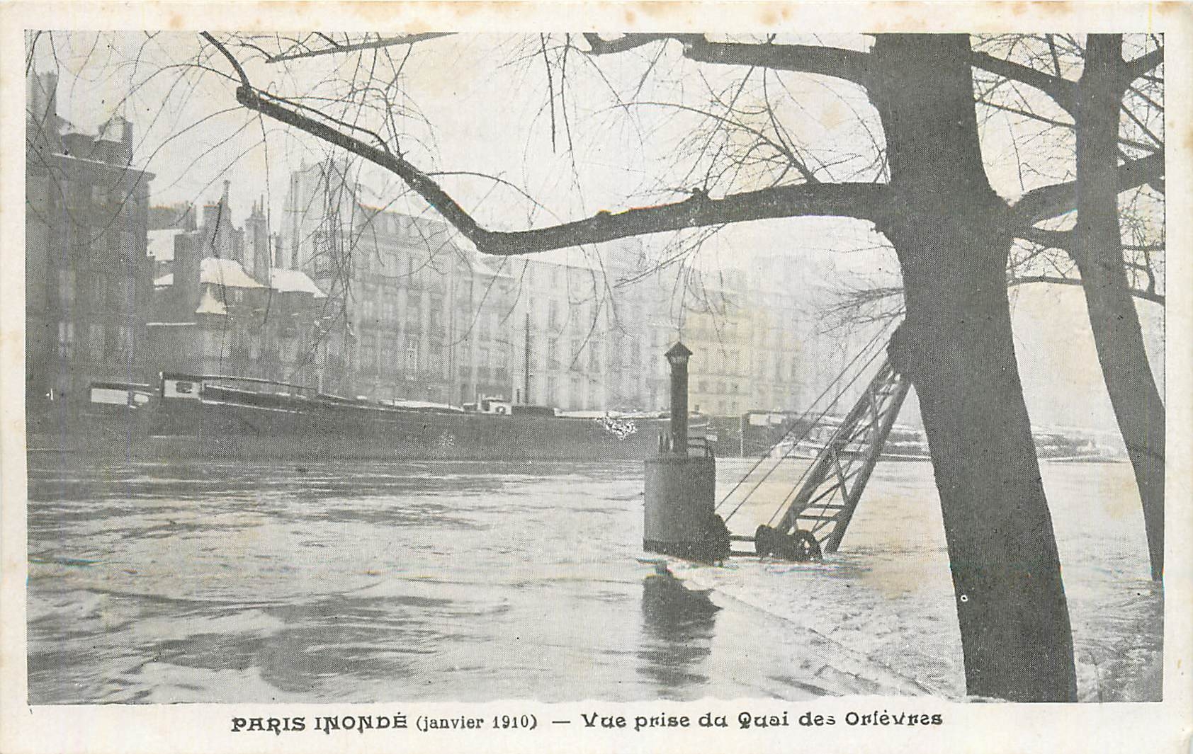CPA Paris Inonde Vue prise du Quai des Orlevres 