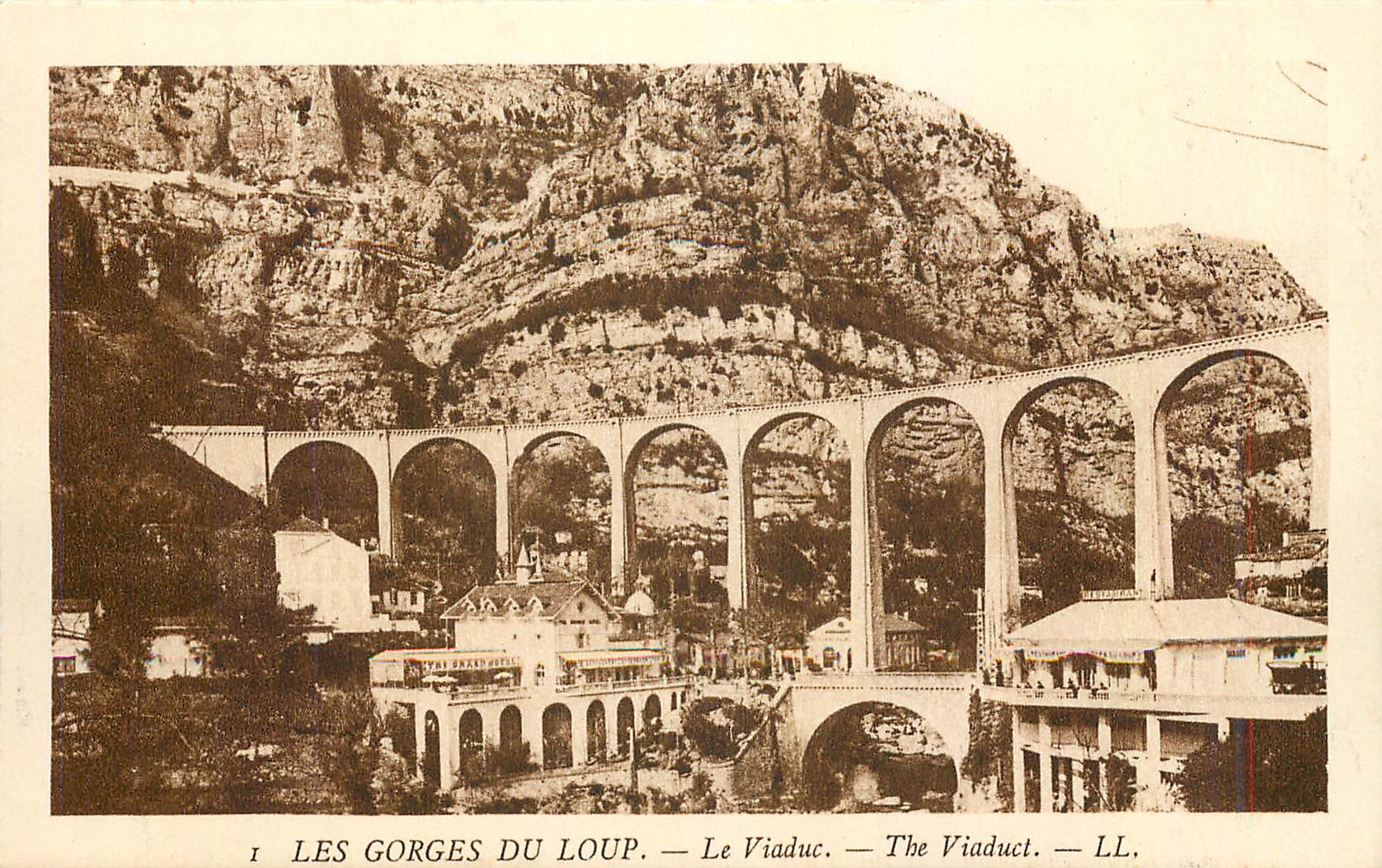 CPA Les Gorges du Loup Le Viaduc 
