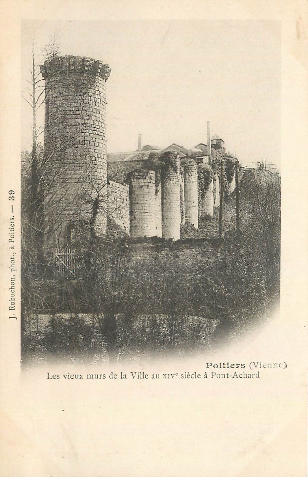 CPA Poitiers Vienne Les vieux murs de la Ville 