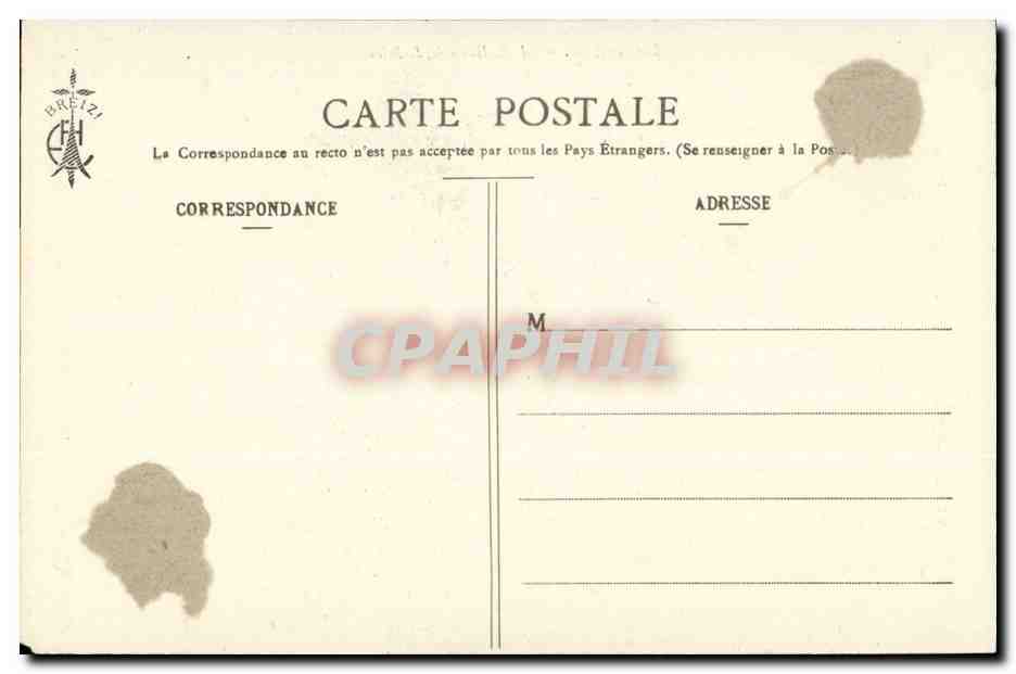 Bretagne- Apres la Distrubition des Prix -CPA — Verso