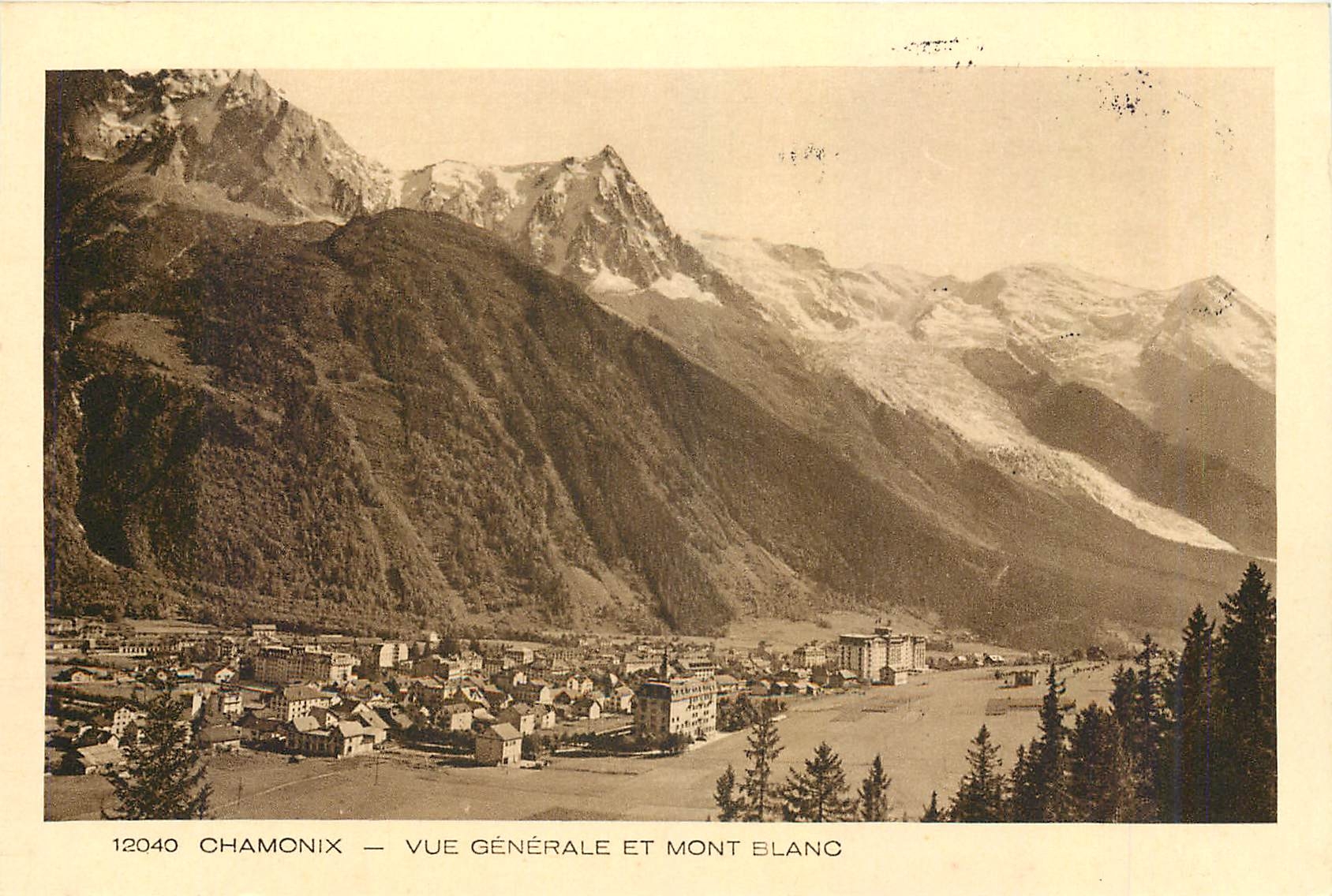 CPA Chamonix Vue Generale et Mont Blanc 