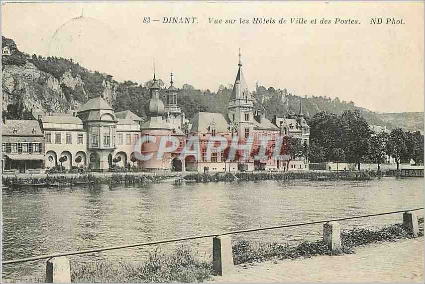 CPA Dinant Vue sur les Hotels de Ville et des Postes 
