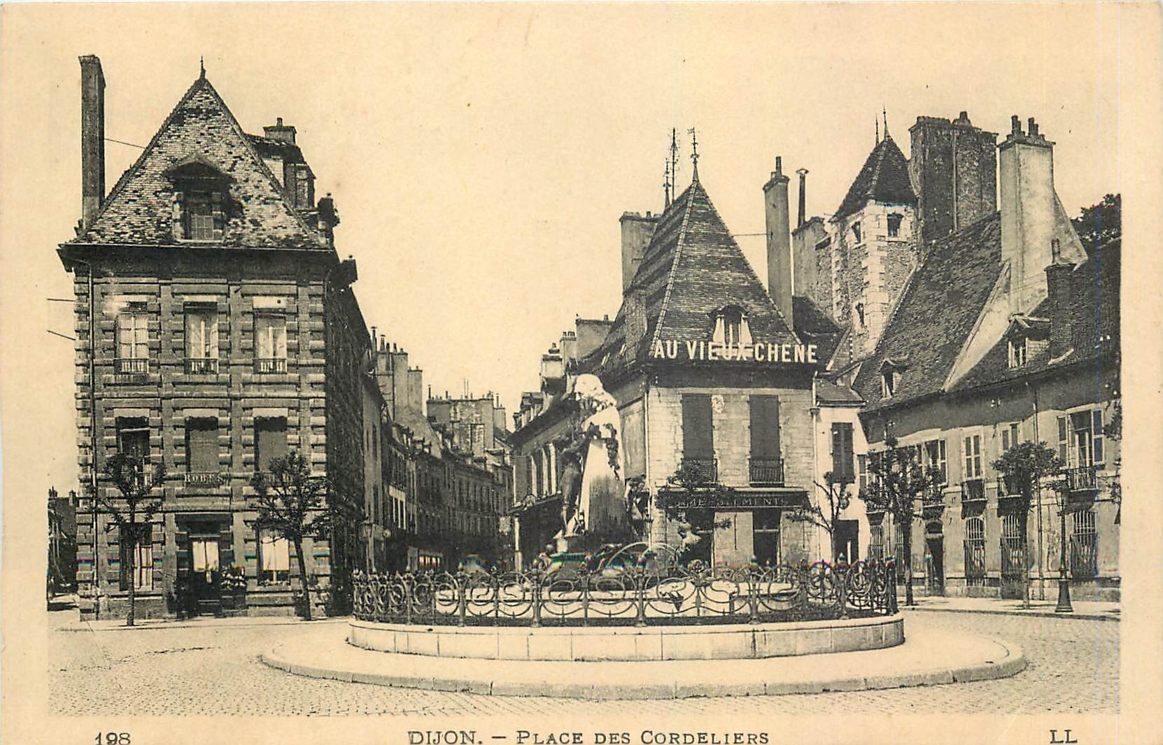 CPA Dijon Place des Cordeliers Au vieux chene