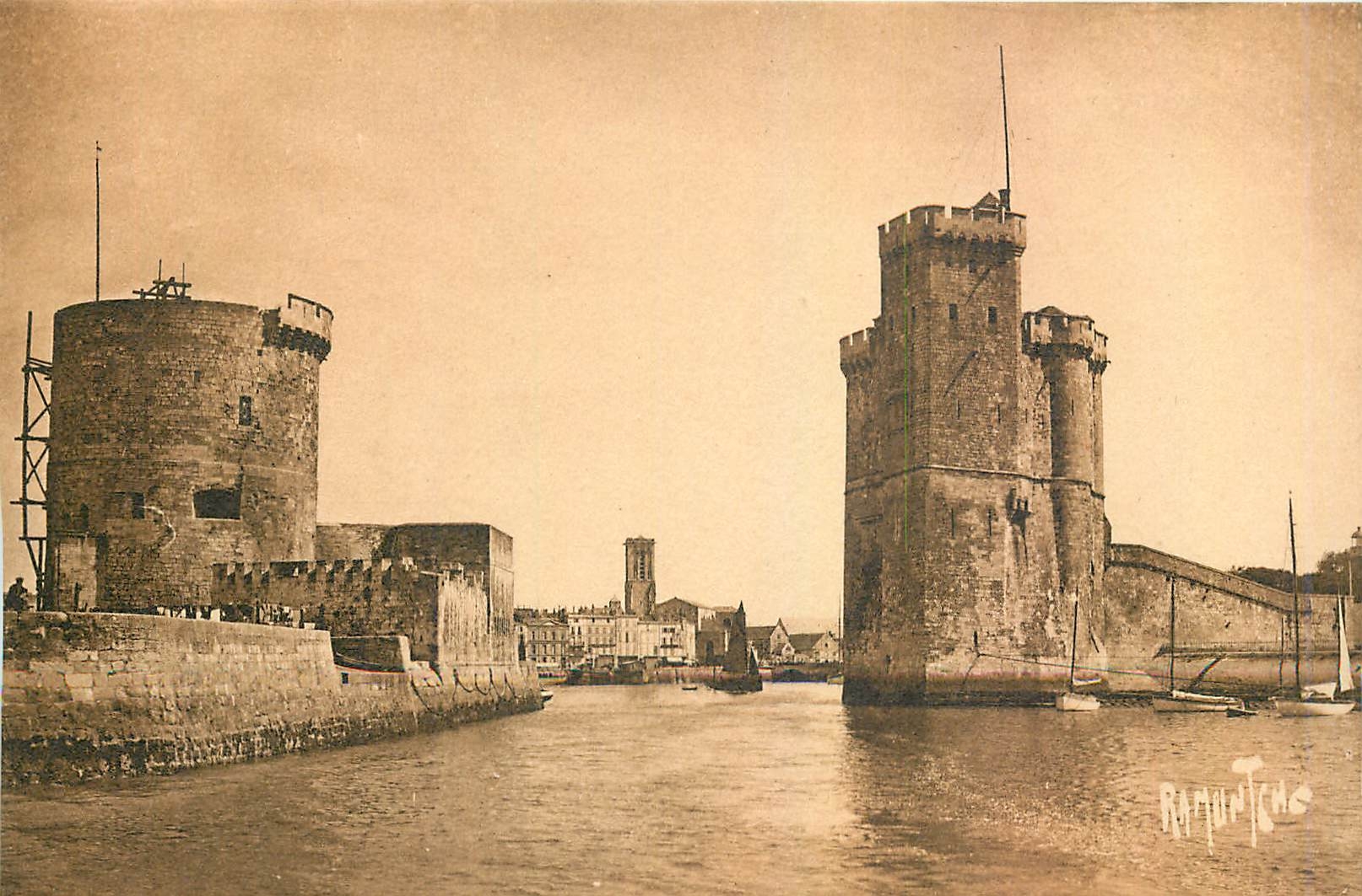 CPA Entree du Port de La Rochelle 