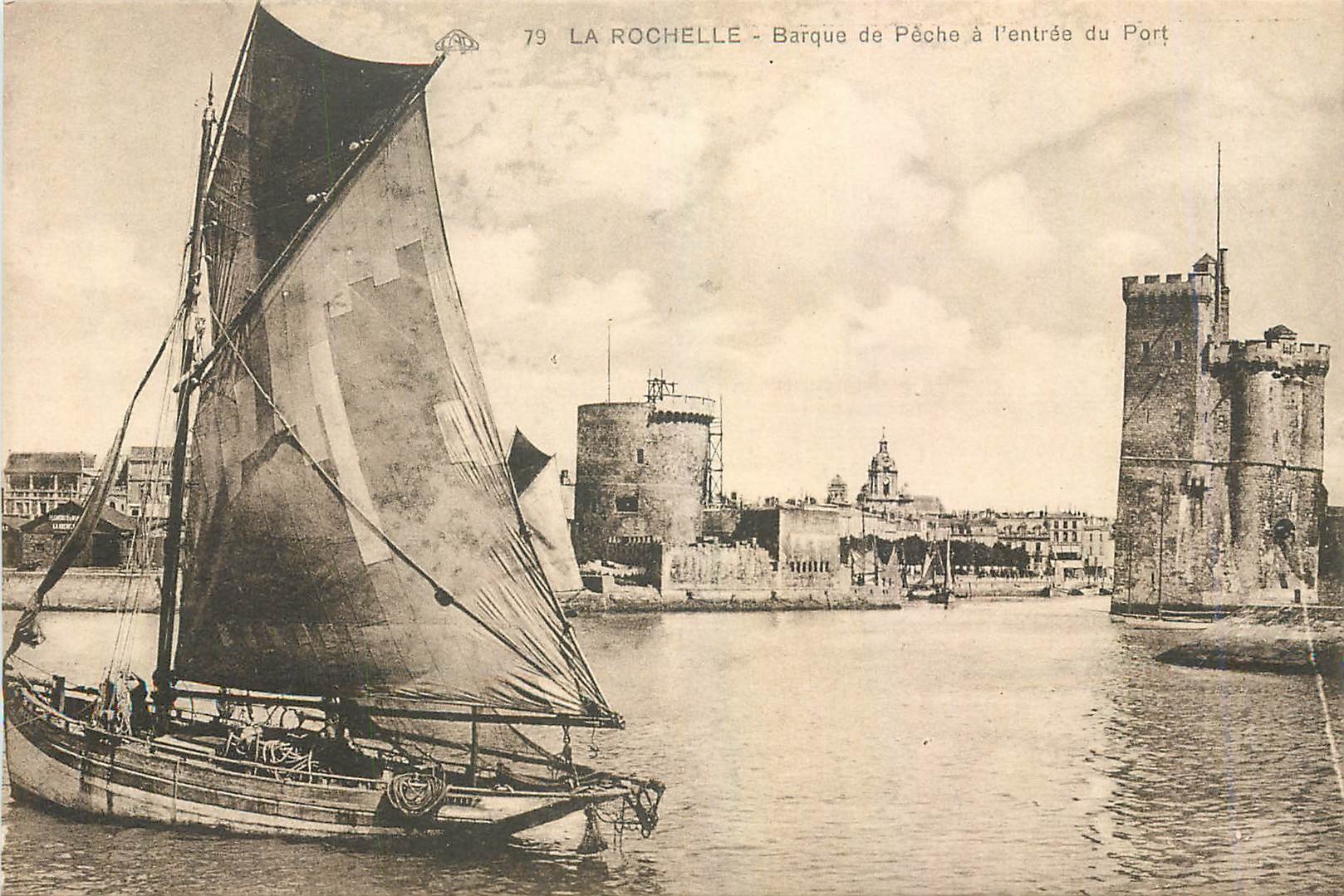 La Rochelle - Barque de Pêche à l'entrée du Port — Éditeur : 3e Ascension des Arts Photographique, Grassebourg