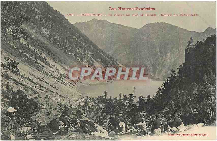 CPA Cauterets En Amont du Lac de Gauer Route du Vignemale Militaria