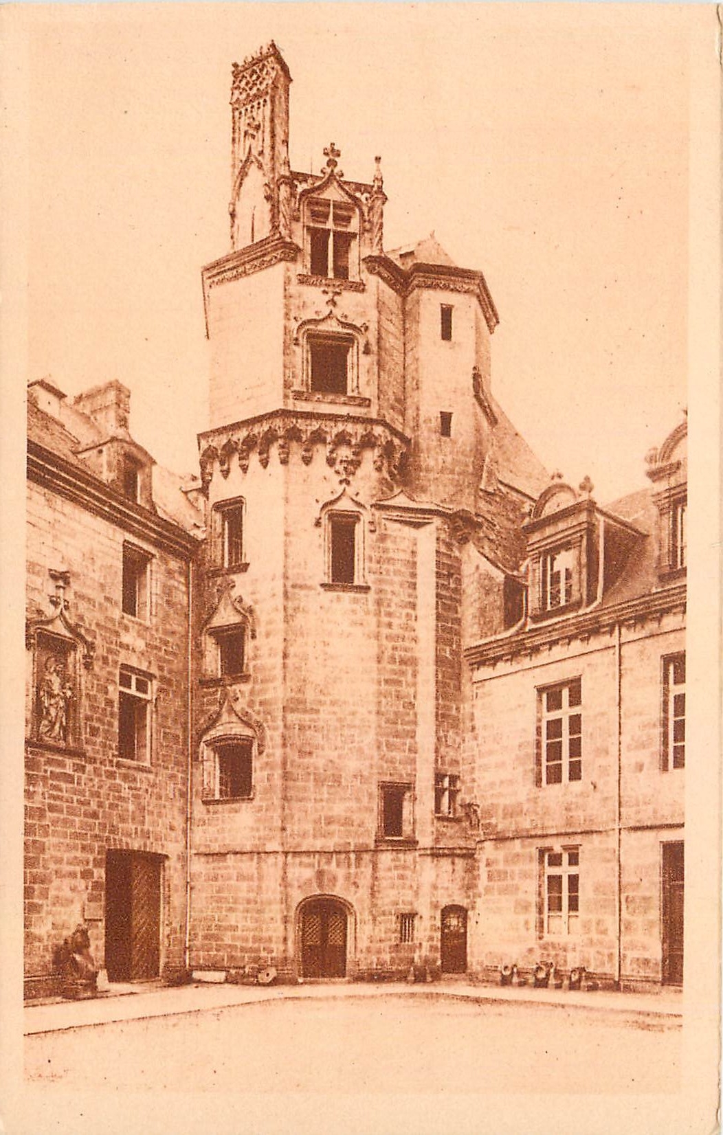 CPA Quimper Ancien Palais Episcopal Tourelle 
