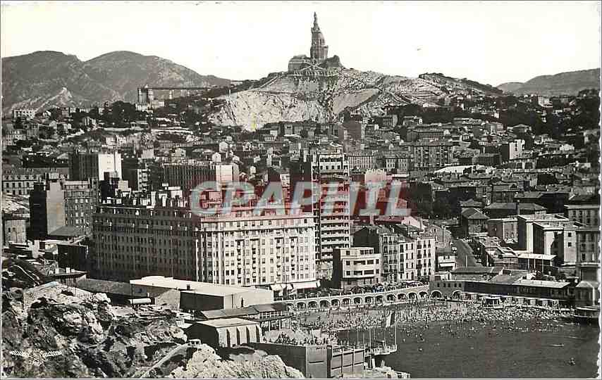 CPM Marseille A vue aerienne la plage des Catalans au fond La basilique de Notre Dame de la Garde