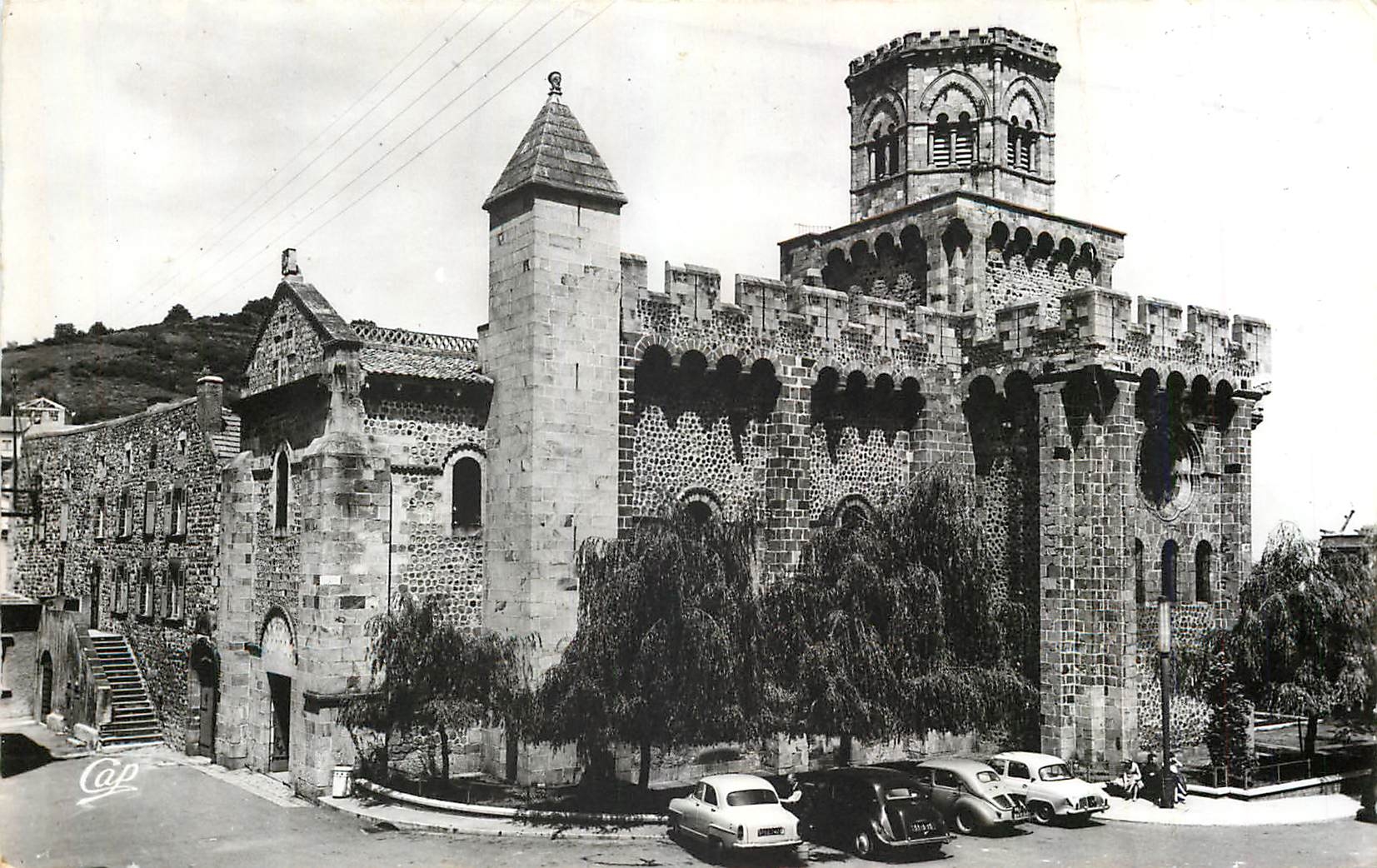 CPMAutomobileRoyat Puy de Dore l'Eglise St Leger 