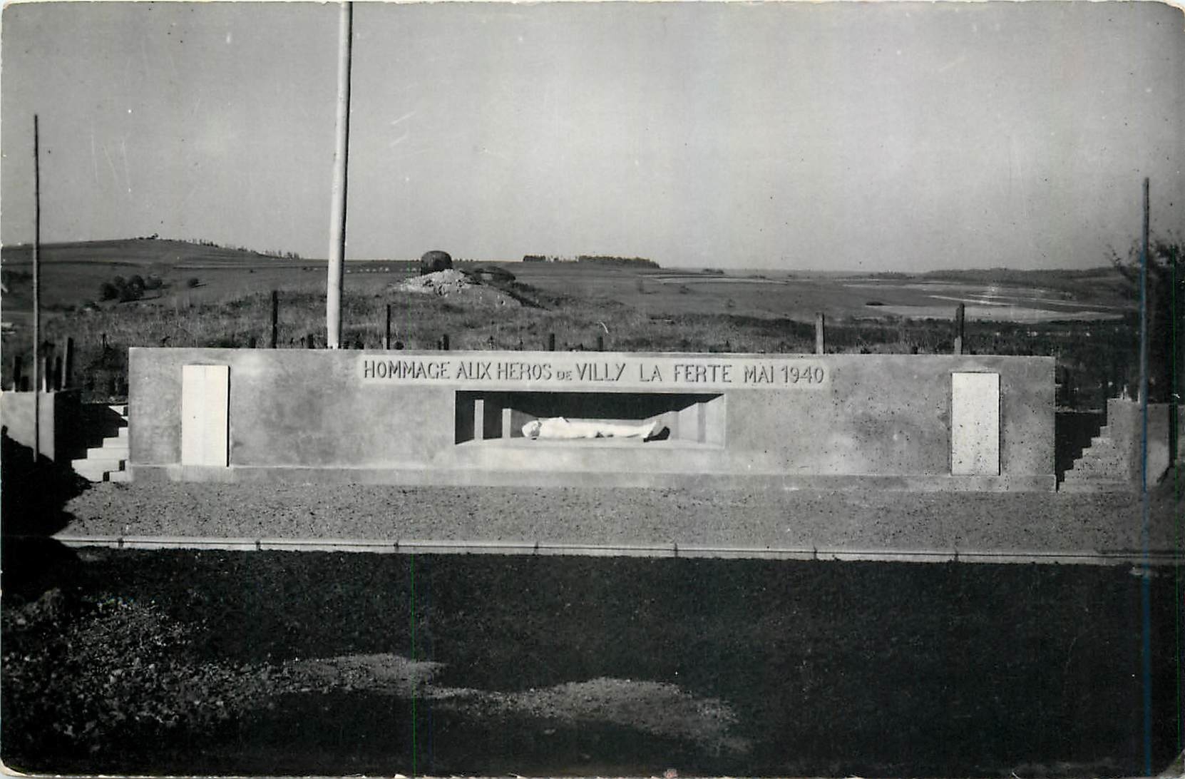 CPM Cimetiere Villy La Fete 1940