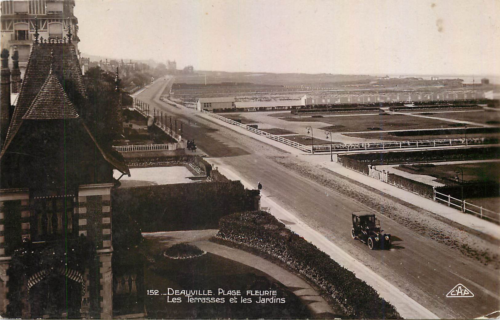 Deauville. Plage fleurie — Les Terrasses et les Jardins — éditeur C.A.A. n°152