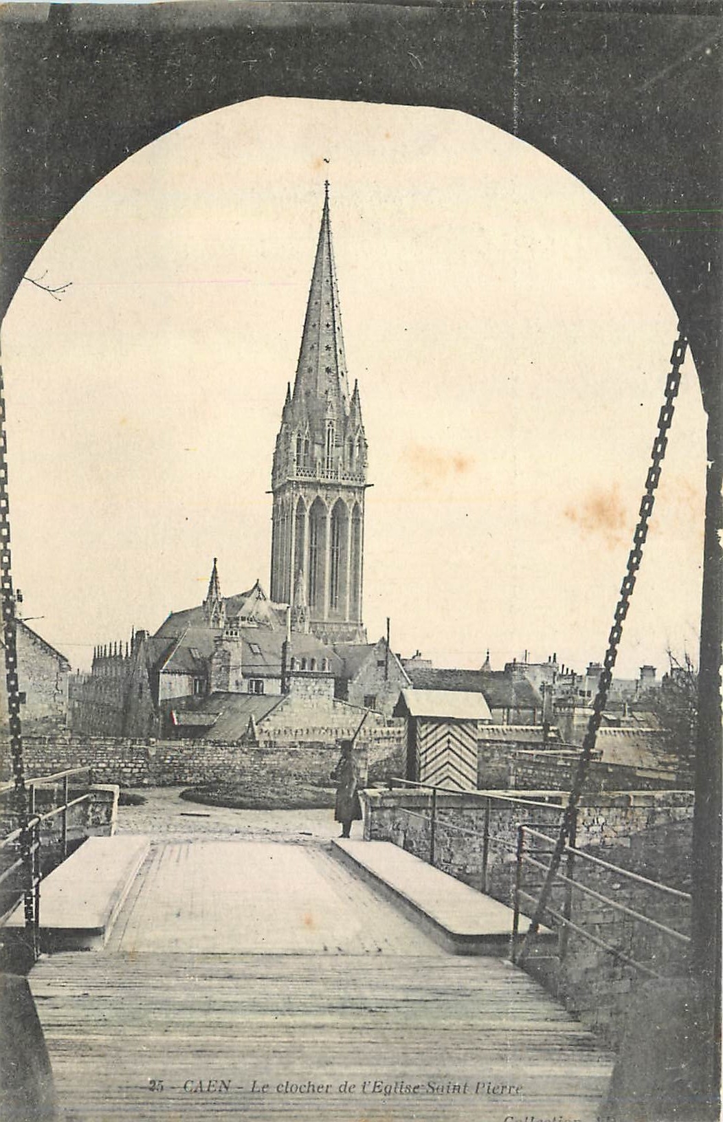 Gaen - Le clocher de l'Église Saint-Pierre — Collection H