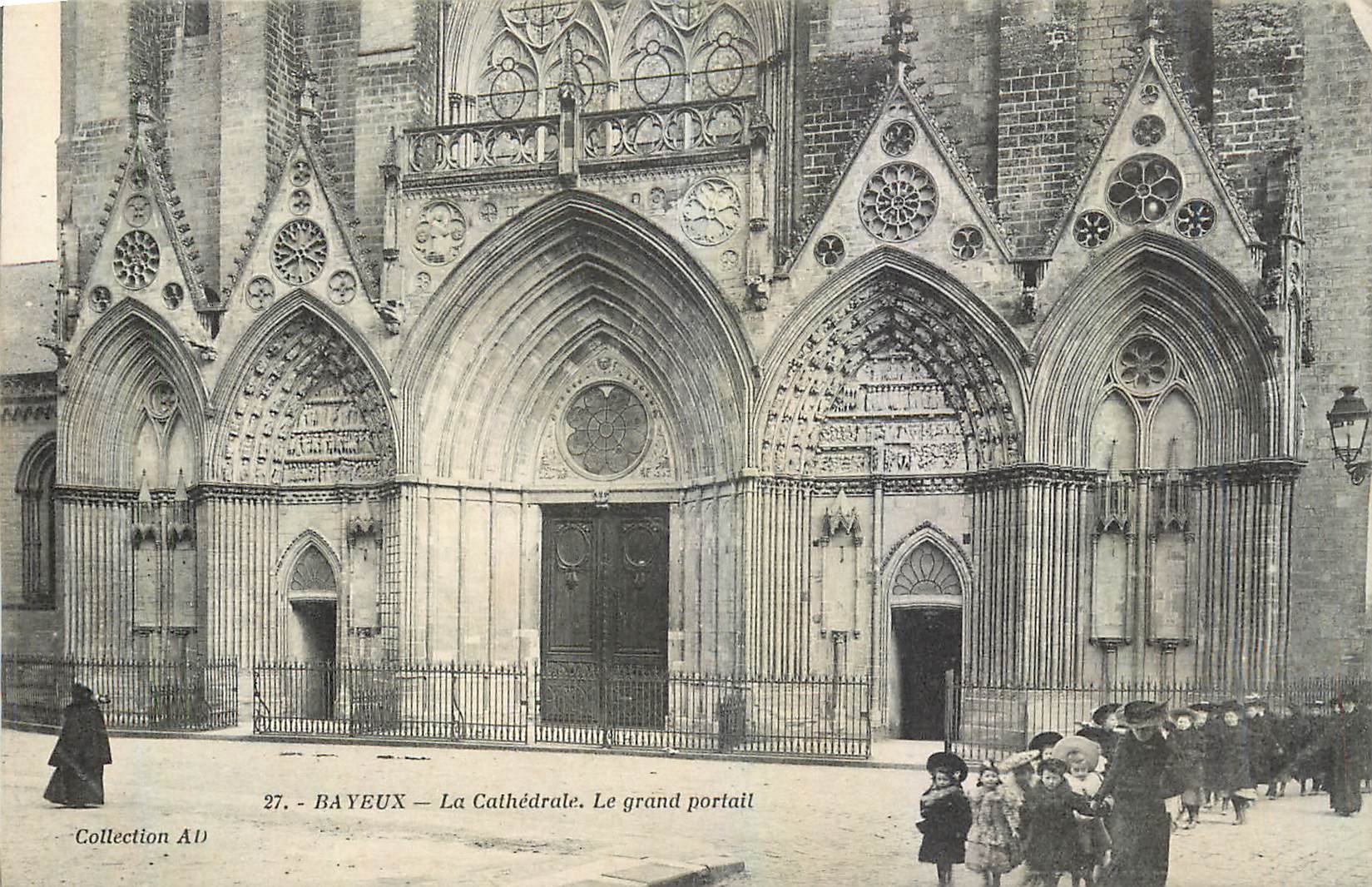 Bayeux — La Cathédrale. Le grand portail — Collection AD