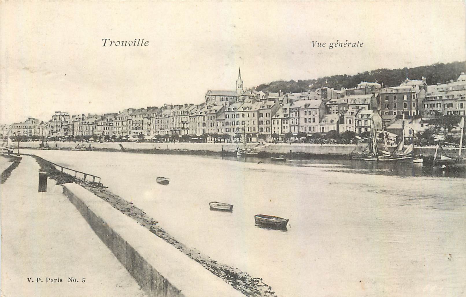 CPA Trouville Vue generale 