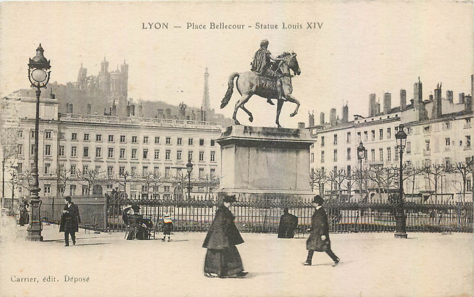 CPA Lyon Place Bellecour Statue Louis XIV 