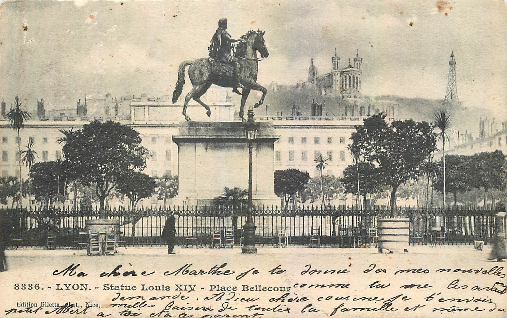 CPA Lyon Statue Louis XIV Place Bellecour 