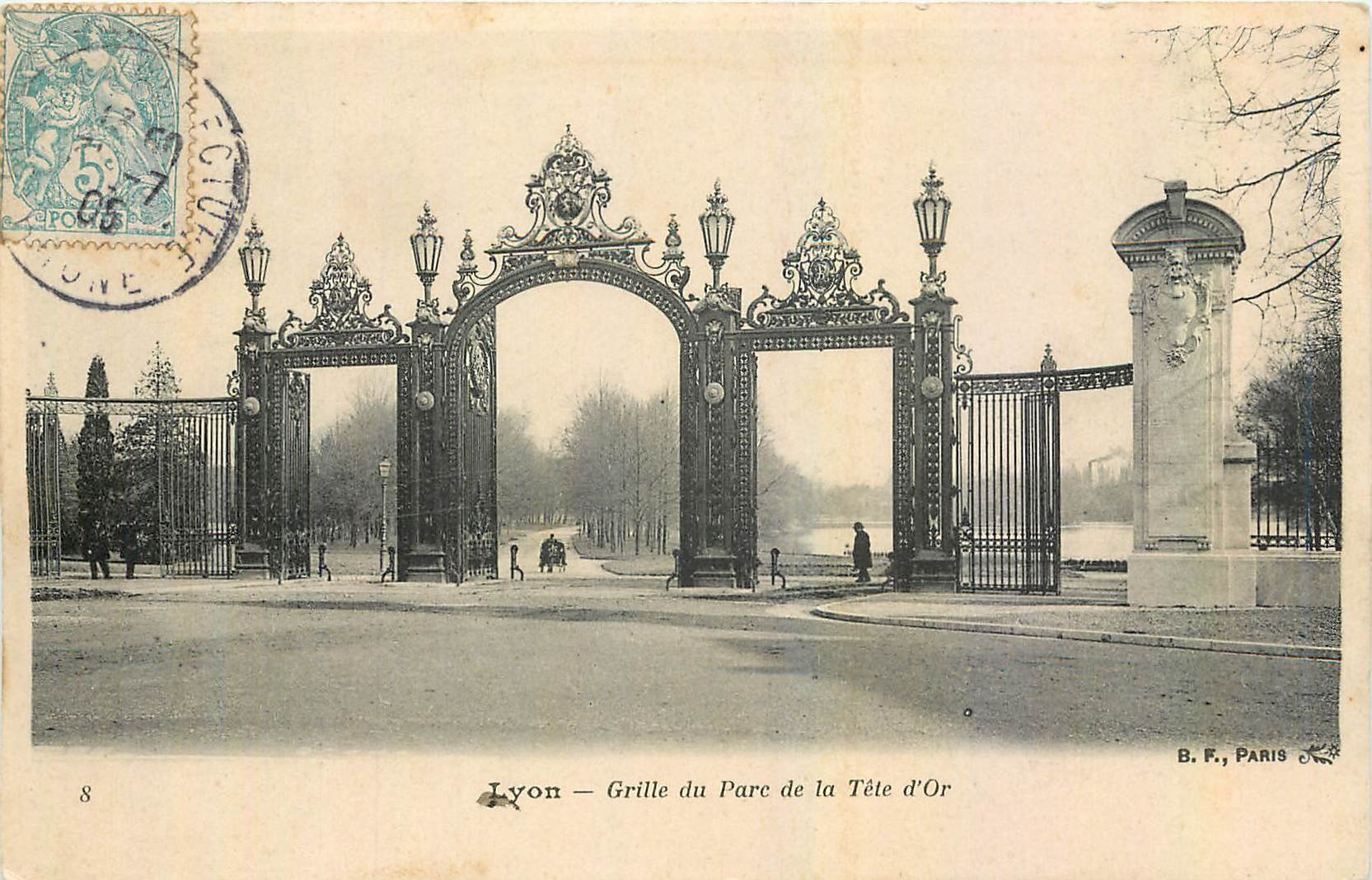 CPA Lyon Grille du Parc de la Tete d'Or 
