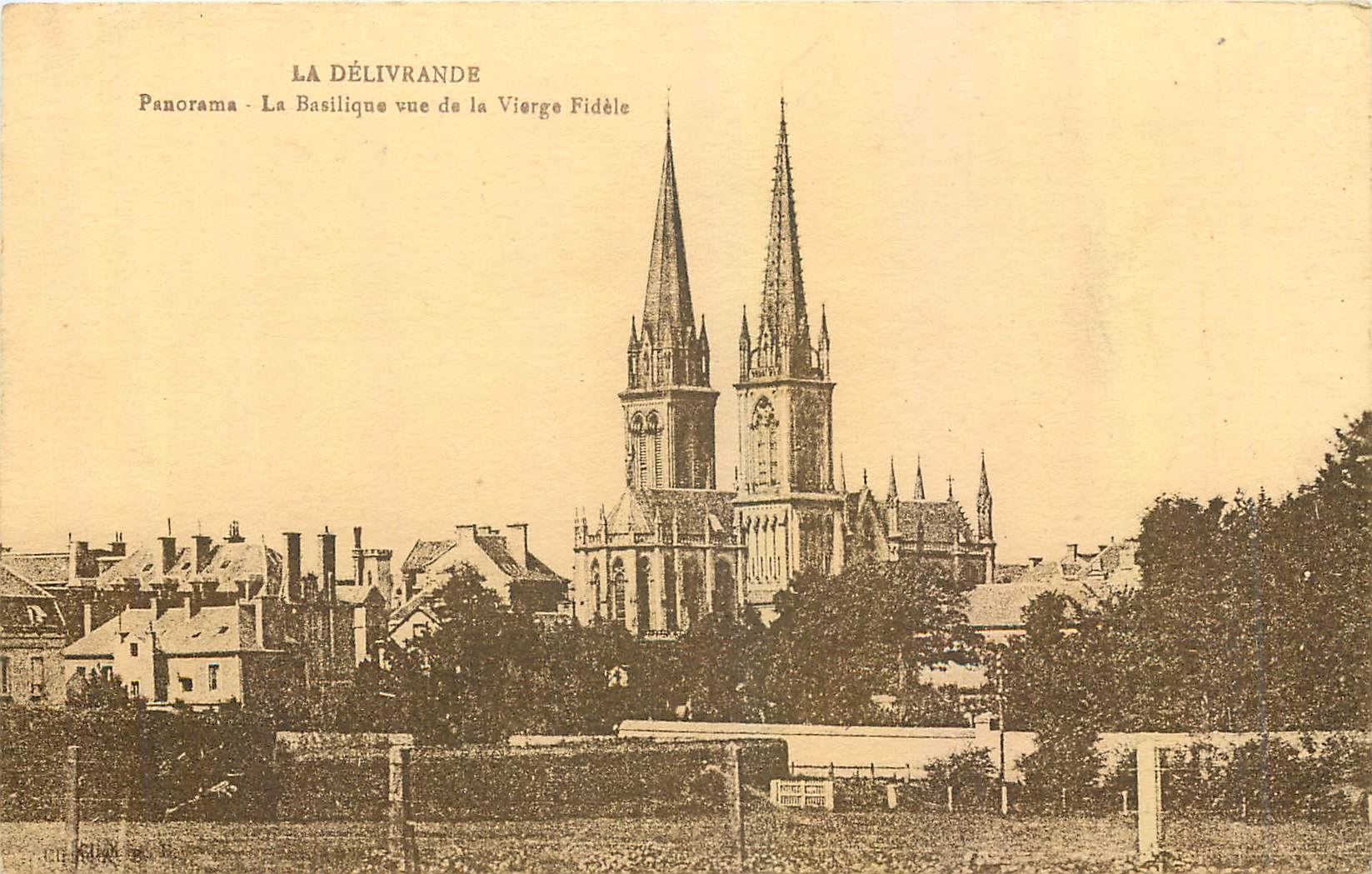 CPA La Delivrande Panorama La Basilique vue de la Vierge Fidele 