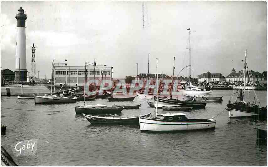 CPM Ouistreham Riva Bella Calvados Le Port et les Yachts Bateaux