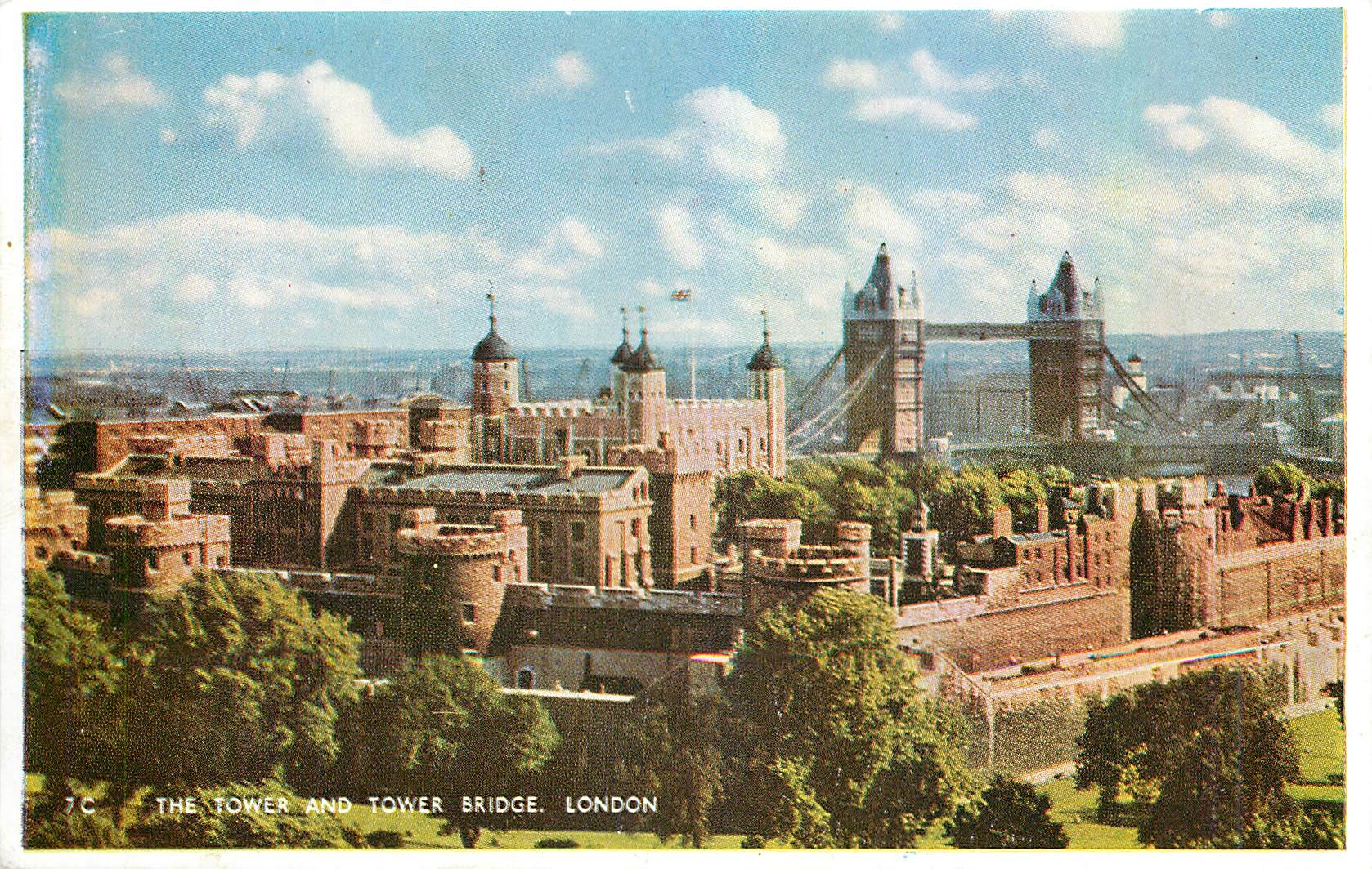 CPA The Tower and Tower Bridge London Militaria