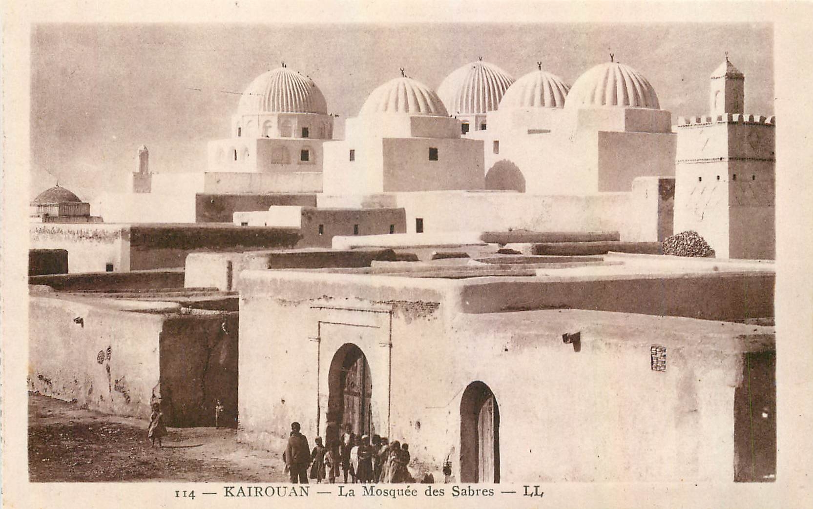 CPA Kairouan La Mosquee des Sabres 