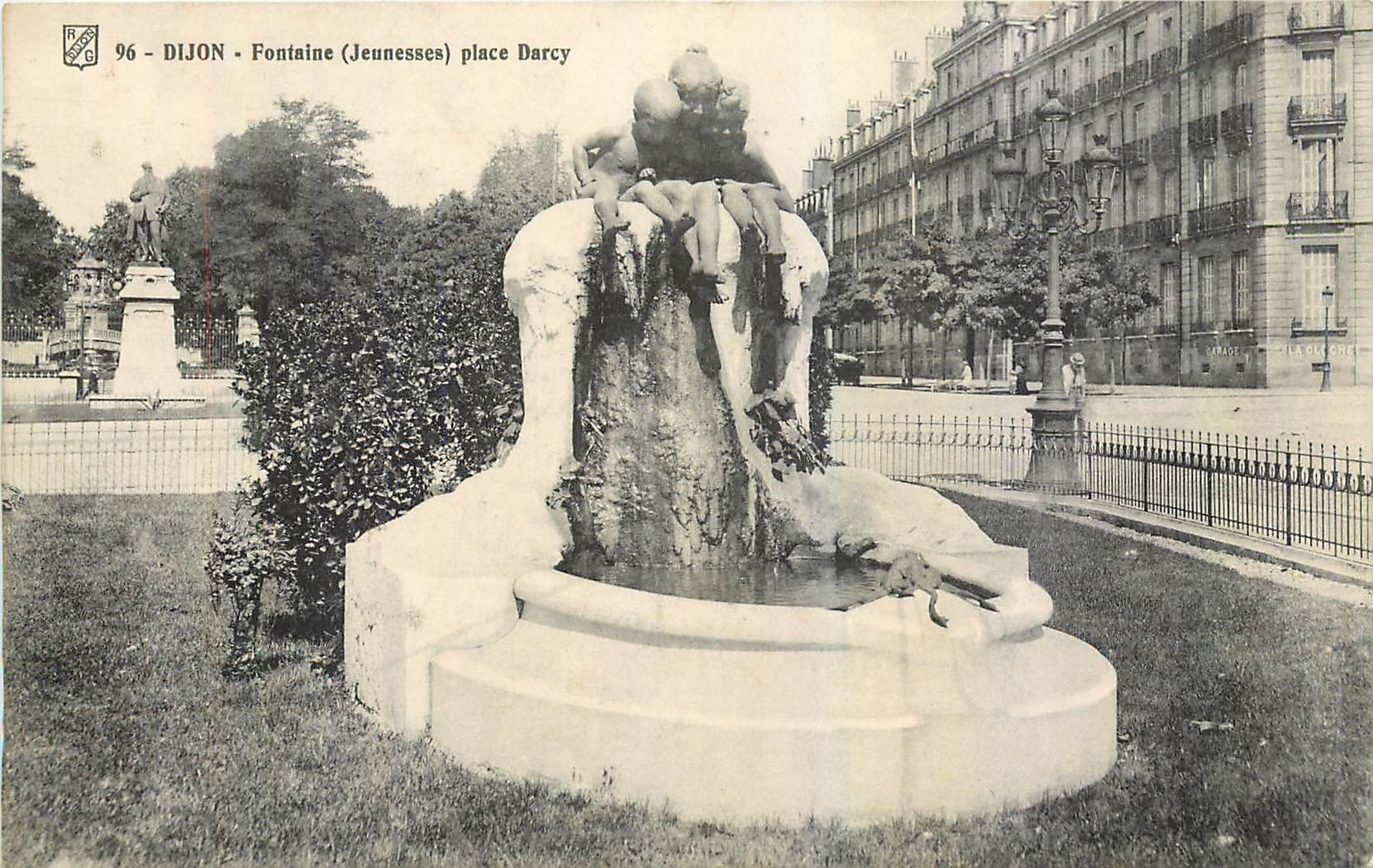 CPA Dijon Fontaine Jeunesses place Darcy 