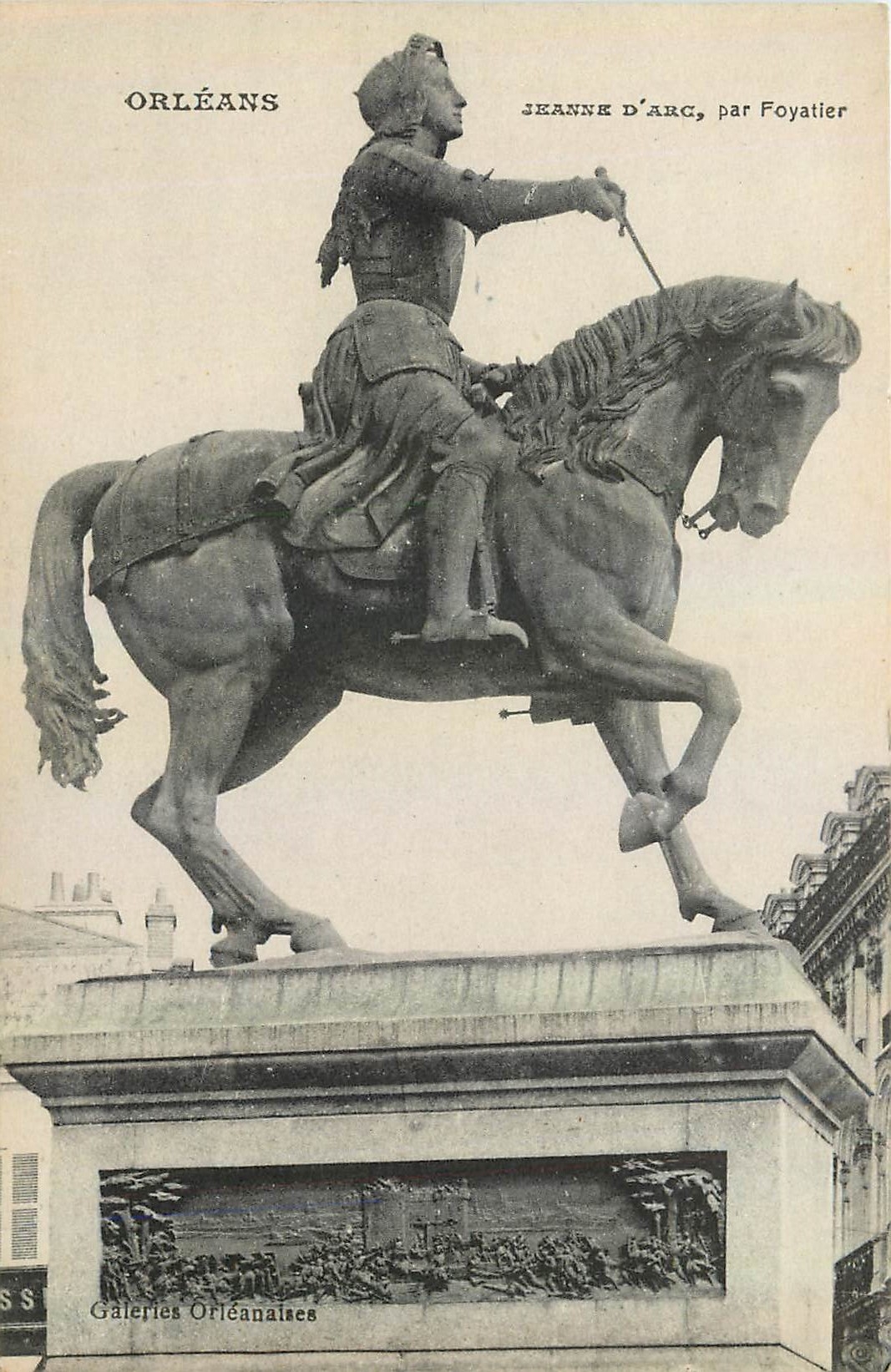 CPA Orleans Jeanne d'Arc par Foyatier 