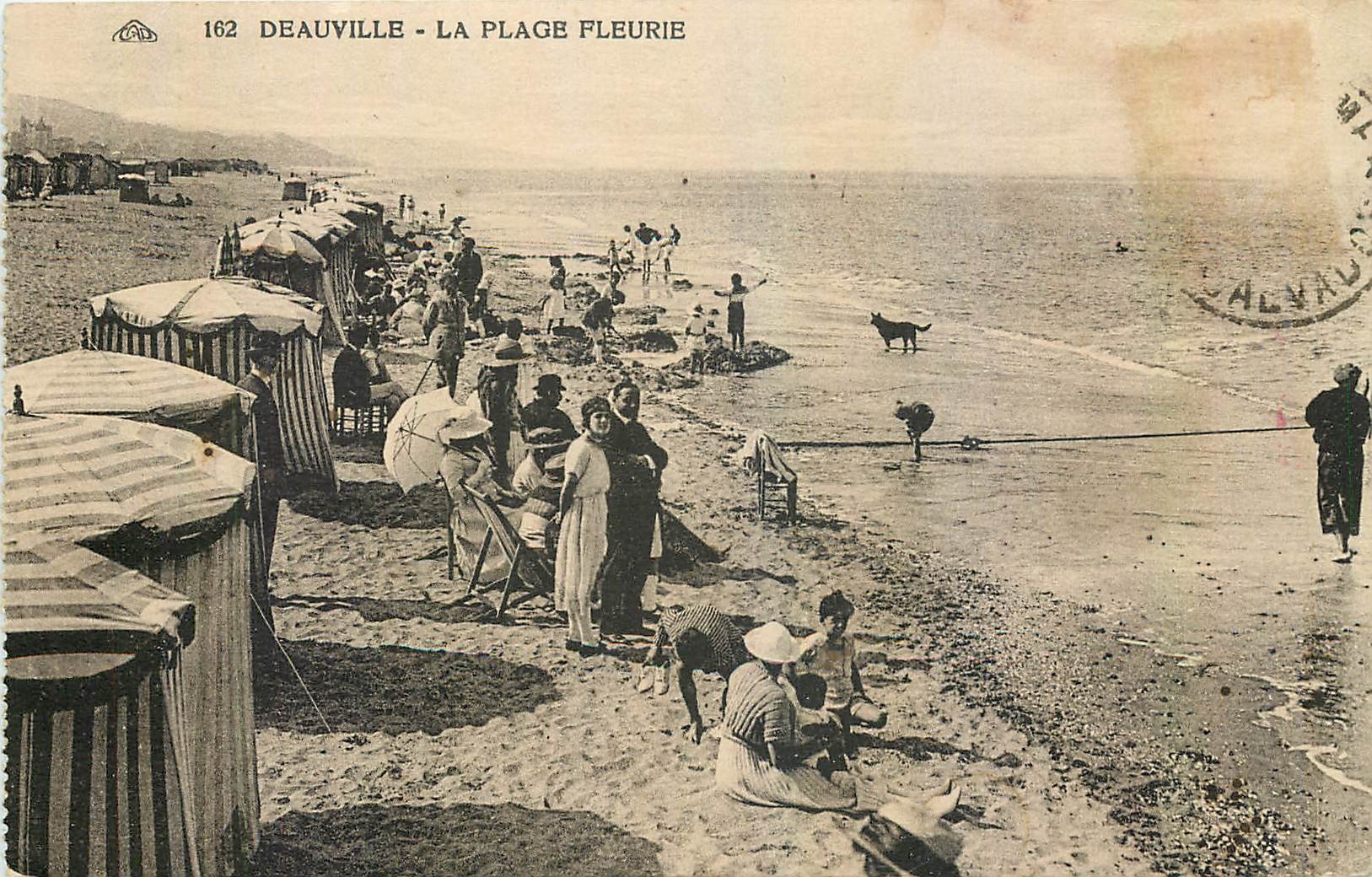 CPA Deauville La Plage Fleurie 