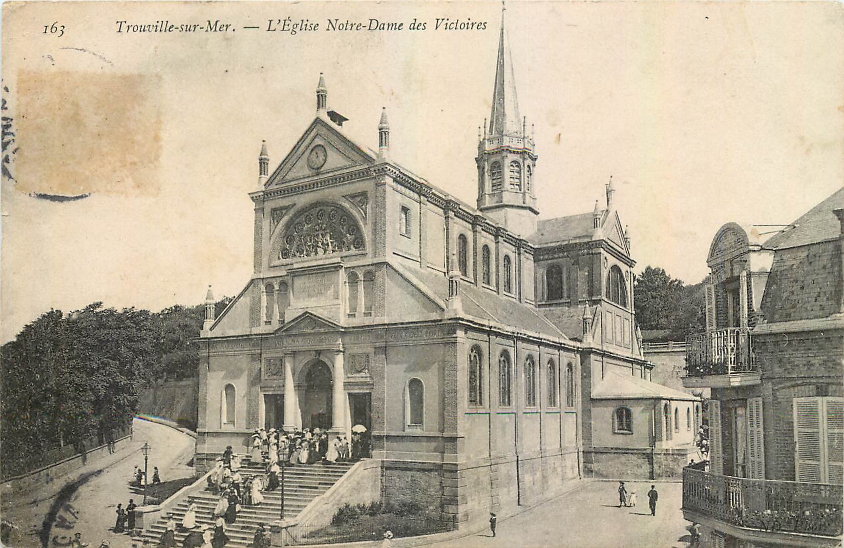 CPA Trouville sur Mer L'Eglise Notre Dame des Victoires 