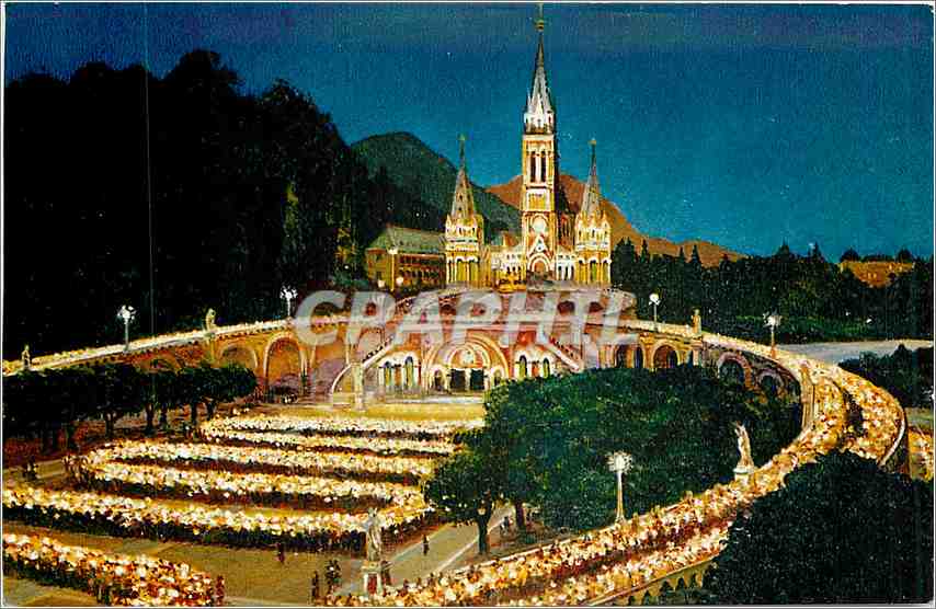 CPM Lourdes La Basilique illuminee et la Procession aux Flambeaux 