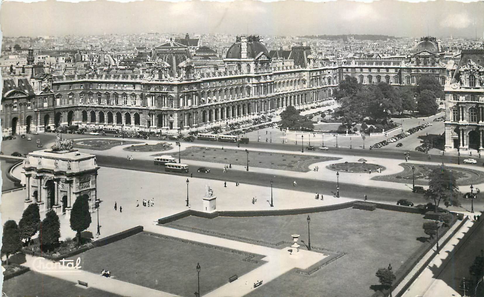 CPM Paris Vue generale sur le Palais du Louvre et les Jardins 