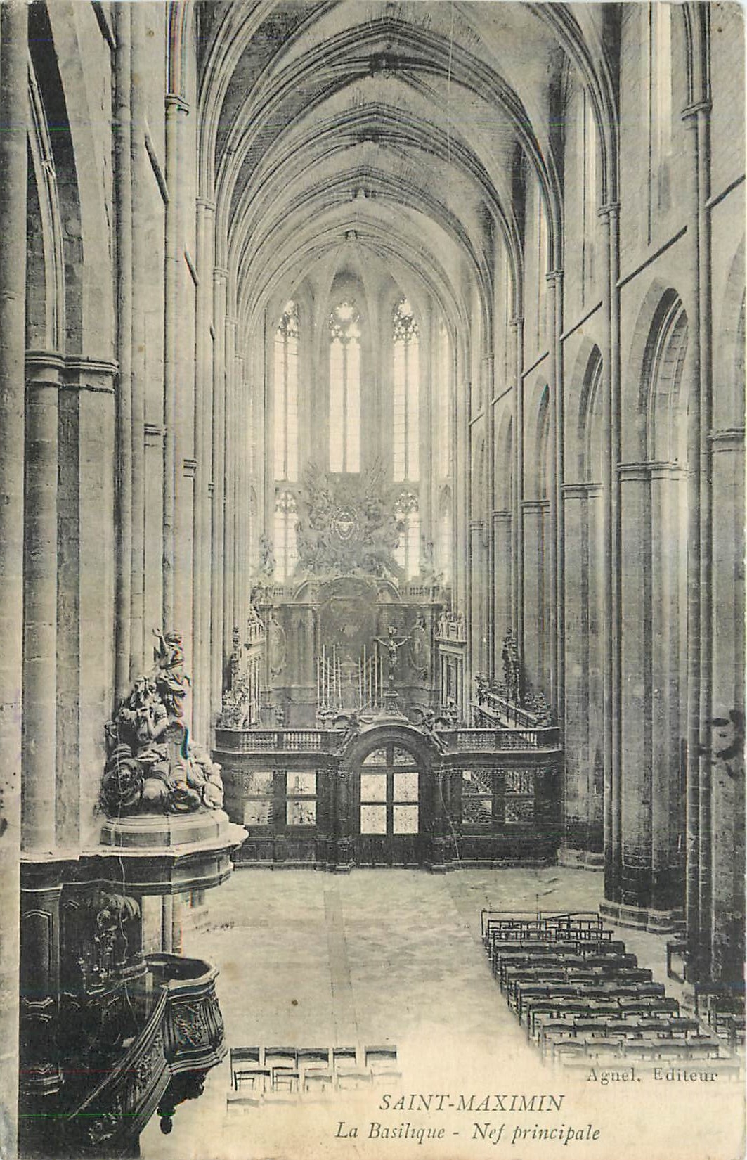 CPA Saint Maximin La Basilique Nef principale 