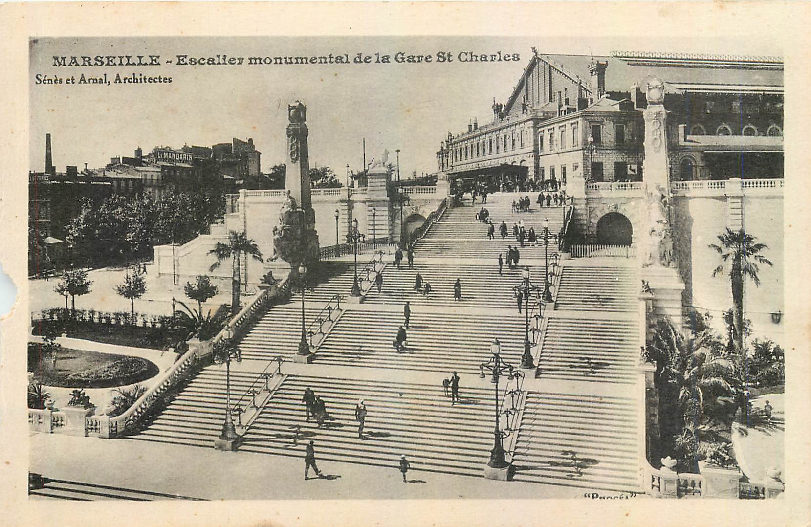 CPA Marseille Escalier monumental de la Gare St Charles 