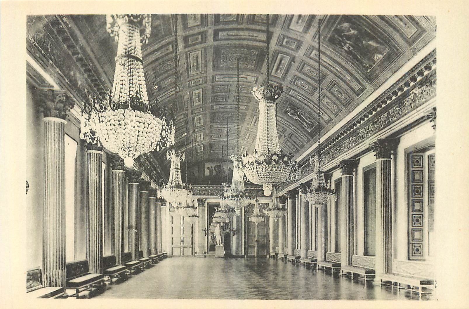 CPA Chateau de Compiegne Galerie de Bal 